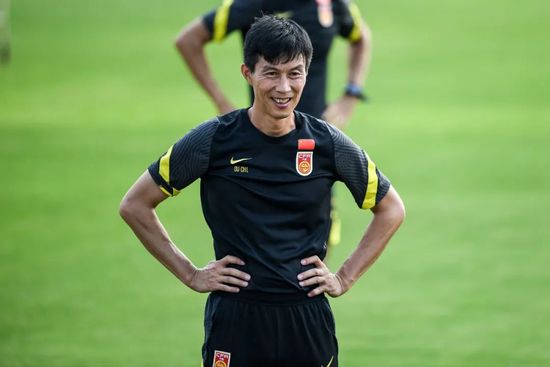 委屈的更咽道：爷爷、爸爸，我真的知道错了，我以后再也不会犯这样的错误了。
